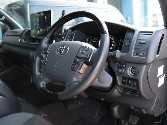 Toyota Hiace Van 2023 — миниатюра 2