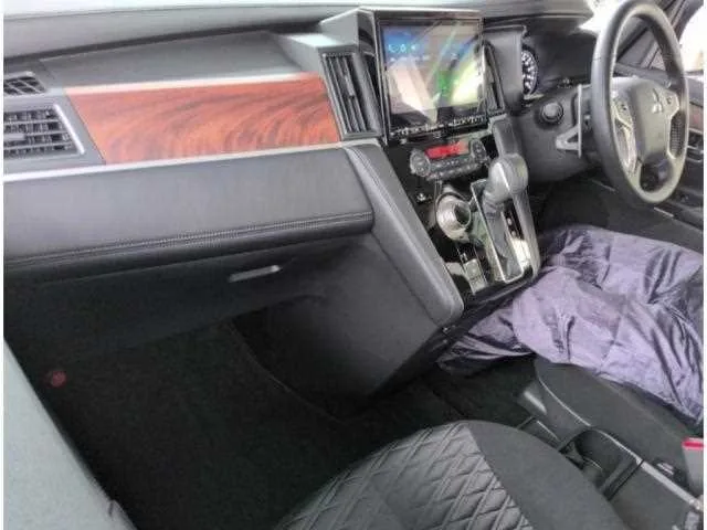 Mitsubishi Delica D:5 P 4WD 2023 — миниатюра 3