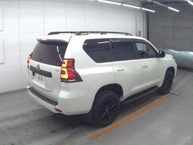 Toyota Land Cruiser Prado 2023 — миниатюра 2