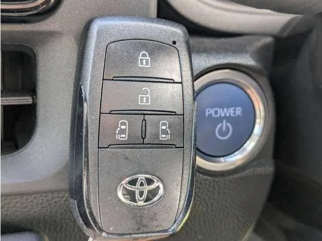 Toyota Sienta 2022 — миниатюра 3