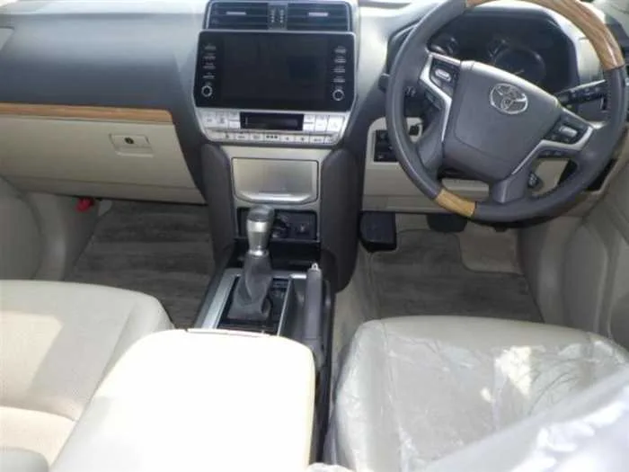 Toyota Land Cruiser Prado 2022 — миниатюра 3