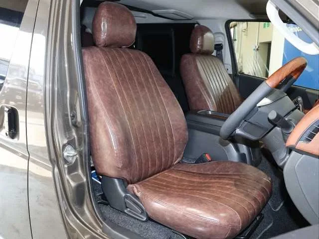 Toyota Hiace Van 2022 — миниатюра 5