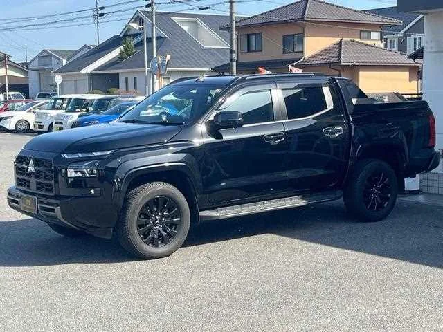Mitsubishi TRITON 2025 — миниатюра 2