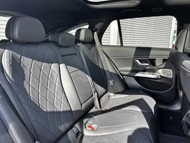 Mercedes-Benz E-Class 2025 — миниатюра 5