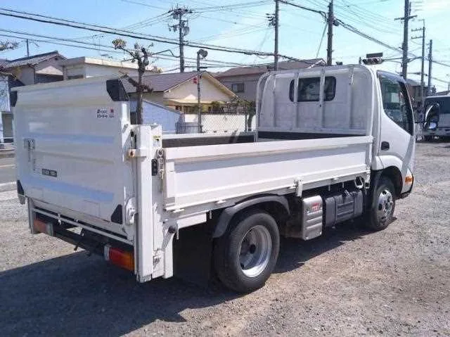 Hino Dutro 2024 — миниатюра 5