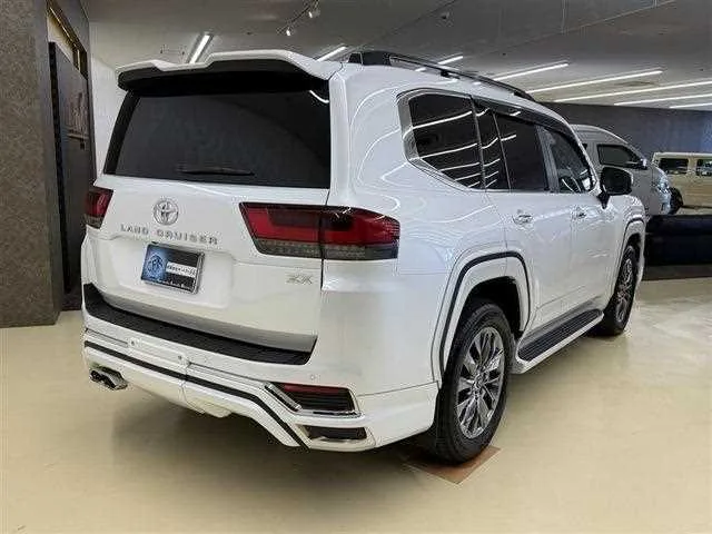 Toyota Land Cruiser 2023 — миниатюра 2