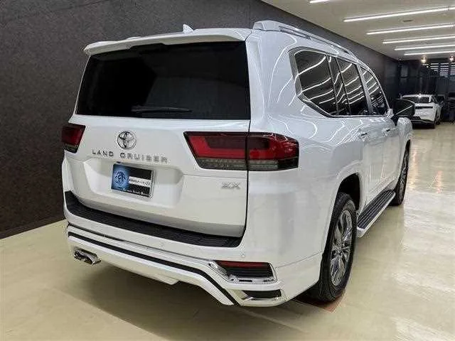 Toyota Land Cruiser 2024 — миниатюра 2