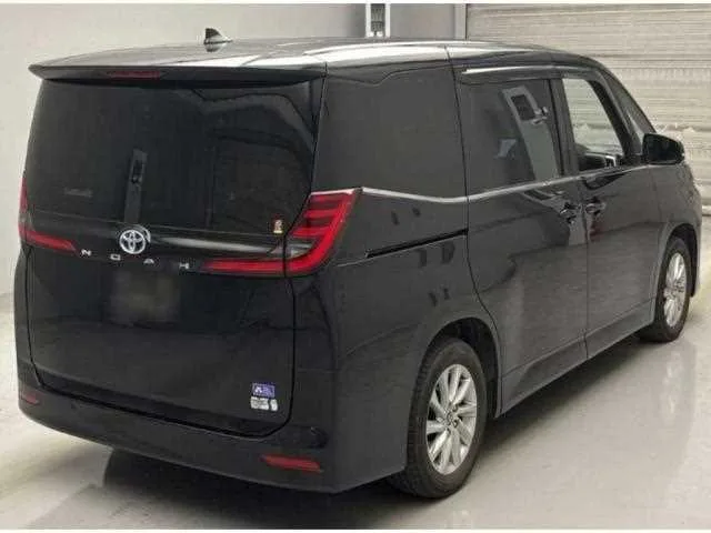 Toyota NOAH 2023 — миниатюра 2