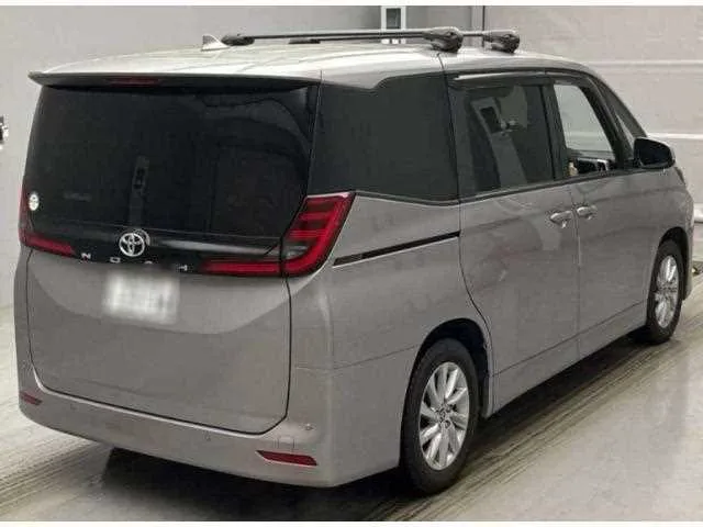 Toyota NOAH 2022 — миниатюра 2