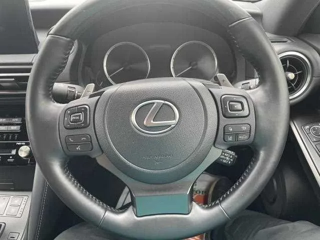 Lexus IS 2022 — миниатюра 5