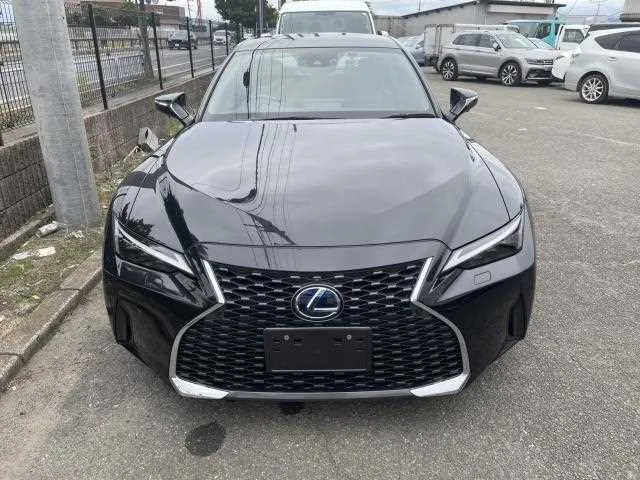 Lexus IS 2022 — фото 1, купить с доставкой в Москву