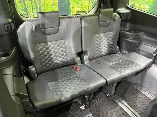 Toyota Voxy 2025 — миниатюра 4