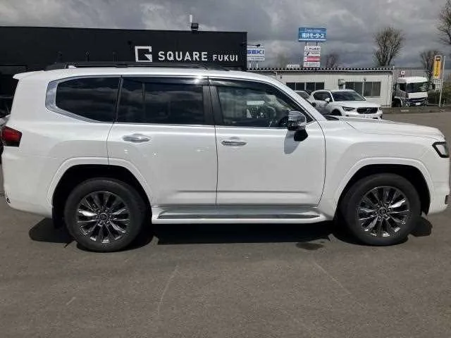 Toyota Land Cruiser 2024 — миниатюра 4