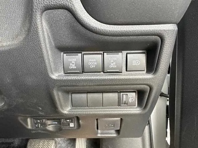 Toyota Sienta 2024 — миниатюра 3