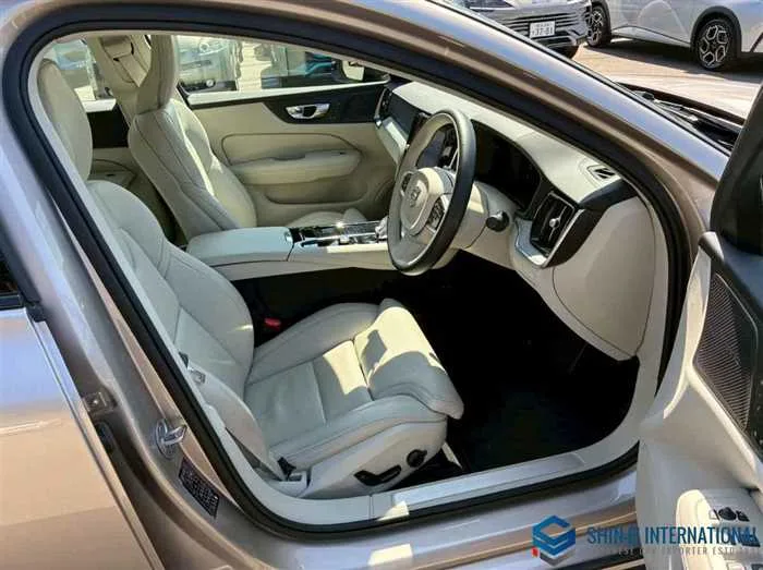 Volvo S60 Recharge Ultimate T6 AWD Plug In Hybrid/SR 2023 — миниатюра 2
