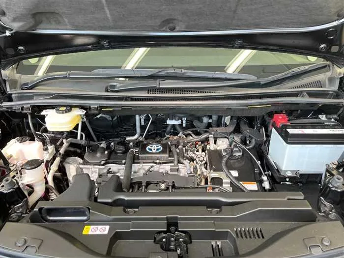 Toyota Voxy 2022 — миниатюра 3