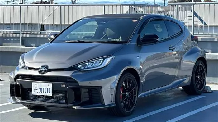 Toyota Yaris RZ 4WD 2025 — фото 1, купить с доставкой в Москву