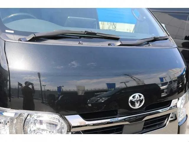 Toyota Hiace Van 2022 — миниатюра 3