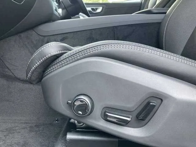 Volvo XC60 2025 — миниатюра 5