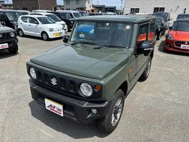 Suzuki Jimny 2023 — фото 1, купить с доставкой в Москву