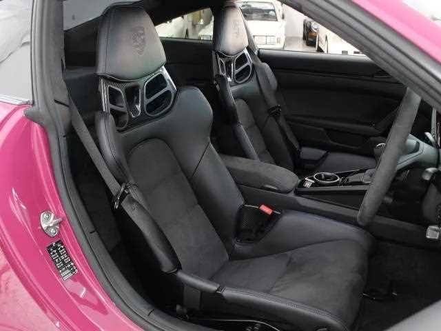 Porsche 911 2023 — миниатюра 4