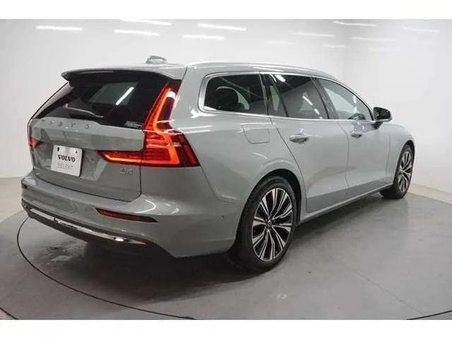 Volvo V60 2025 — миниатюра 4