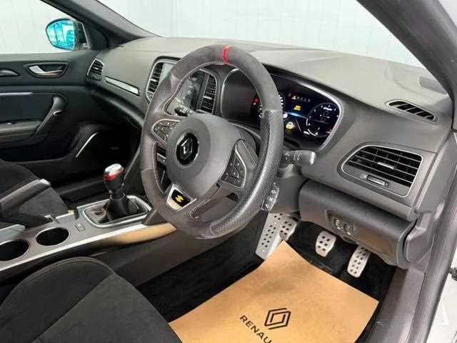 Renault Megane 2023 — миниатюра 2