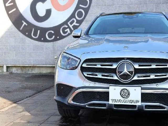 Mercedes-Benz E-Class 2023 — миниатюра 5