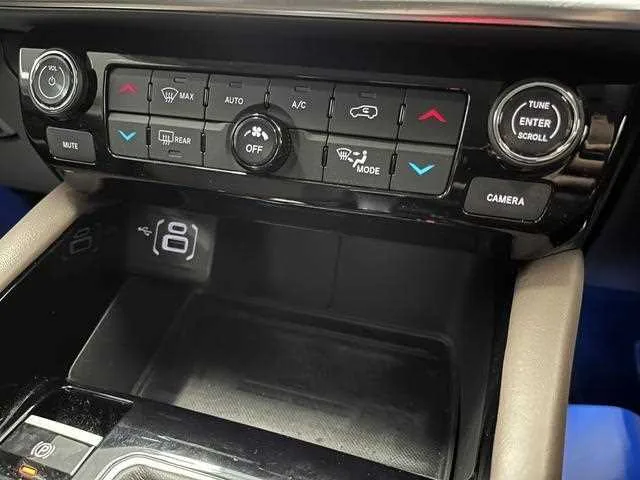 Jeep Commander 2024 — миниатюра 3