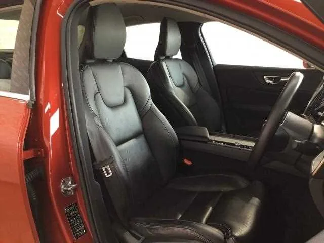 Volvo S60 2022 — миниатюра 4