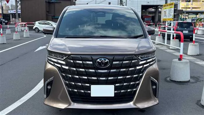 Toyota Alphard Z 2024 — миниатюра 2