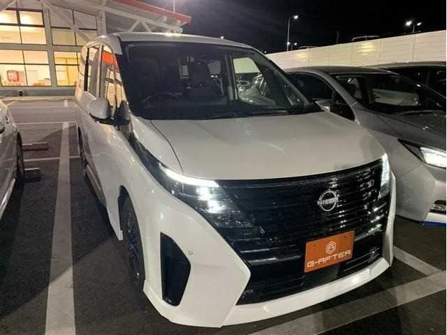 Nissan Serena 2024 — фото 1, купить с доставкой в Москву