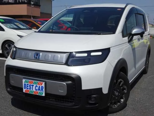 Honda FREED 1.5 e:HEV 2024 — фото 1, купить с доставкой в Москву