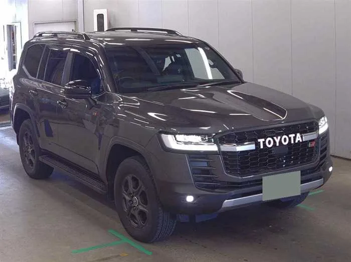 Toyota Land Cruiser GR SPORTS DIESEL *JBL*COOL BOX* 2023 — фото 1, купить с доставкой в Москву