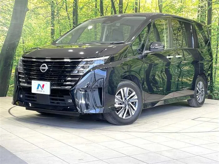 Nissan Serena 2023 — фото 1, купить с доставкой в Москву