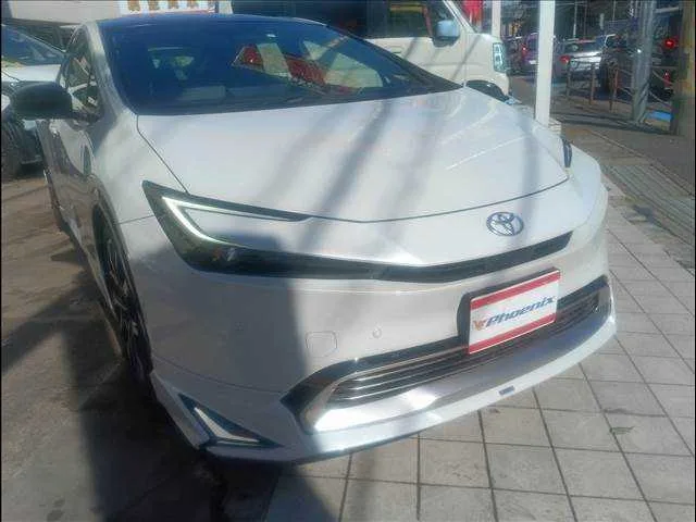 Toyota Prius Z 2023 — миниатюра 4