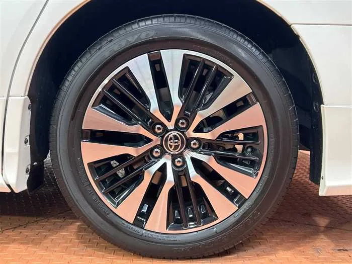 Toyota Alphard 2023 — миниатюра 3