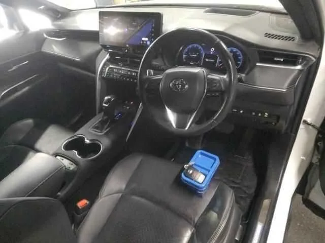 Toyota Harrier Z Leather Package 2024 — миниатюра 3