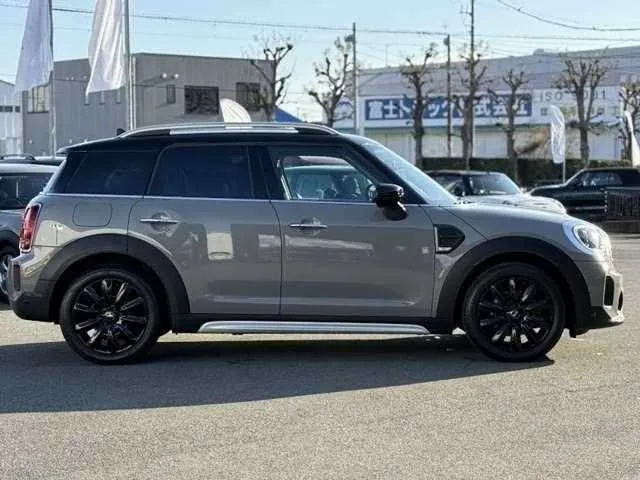 BMW MINI 2023 — миниатюра 3