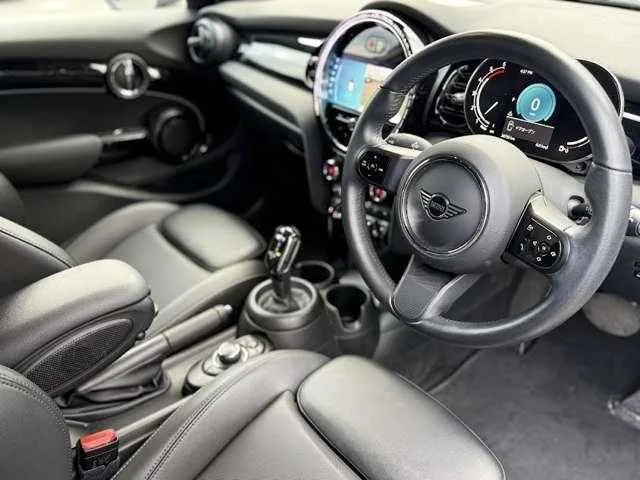 BMW MINI 2024 — миниатюра 5