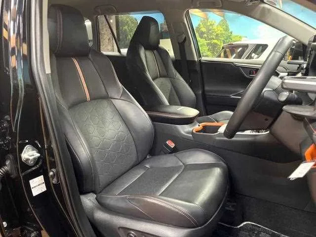 Toyota RAV4 2023 — миниатюра 3