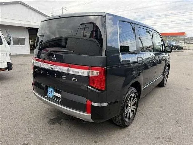 Mitsubishi Delica D:5 2024 — миниатюра 2