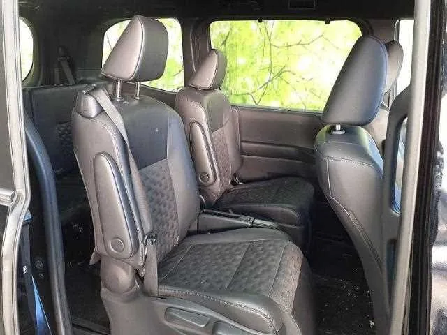 Toyota Voxy 2024 — миниатюра 2