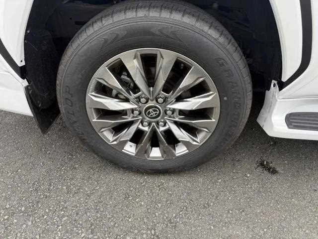 Toyota Land Cruiser 2023 — миниатюра 3