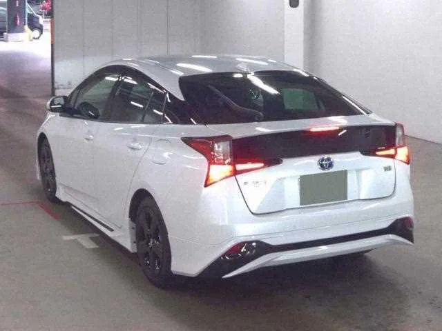 Toyota Prius 2022 — миниатюра 5