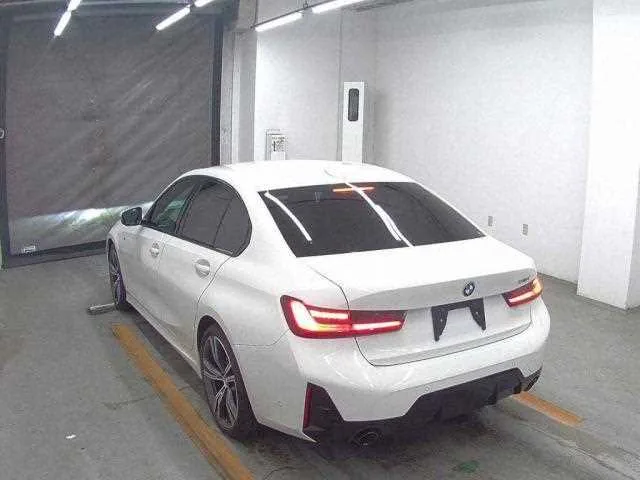 BMW 3 Series 2024 — миниатюра 2