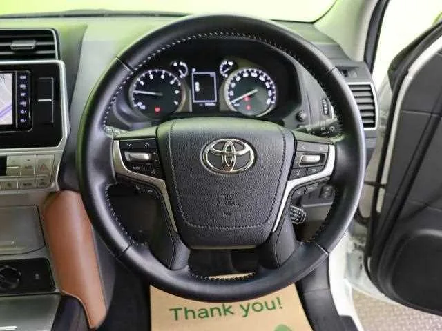 Toyota Land Cruiser Prado 2022 — миниатюра 5