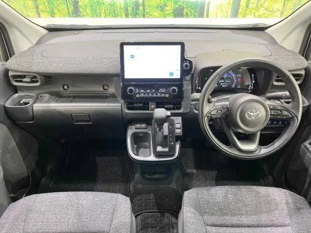 Toyota Sienta 2022 — миниатюра 2