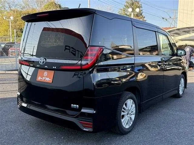 Toyota Noah 2022 — миниатюра 4