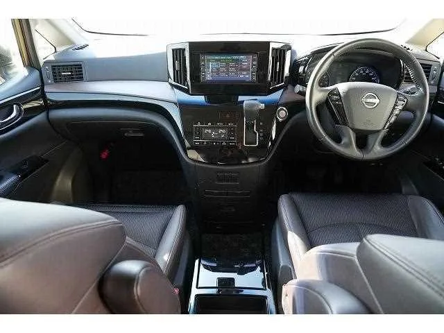 Nissan ELGRAND 2024 — миниатюра 2